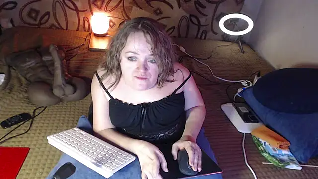 Snapshot of MiniNatalie chatting on 01-26-25, 05:23 MiniNatalie online show from 01-26-25, 05:23