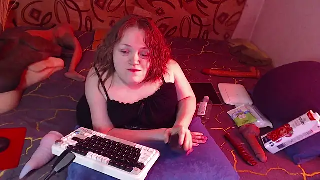 Snapshot of MiniNatalie chatting on 03-02-25, 05:44 MiniNatalie online show from 03-02-25, 05:44