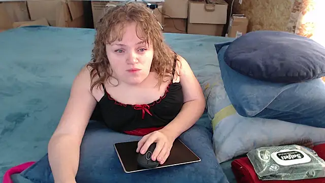 Snapshot of MiniNatalie chatting on 09-12-25, 04:45 MiniNatalie online show from 09-12-25, 04:45