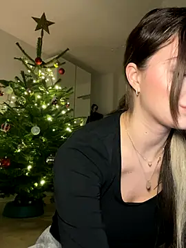 Mia-Minou online show from 11-29-25, 03:15