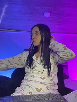 Isabella 21x online show from 04-17-26, 12:30