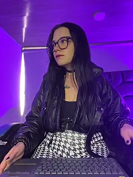 Snapshot of Isabella_21x chatting on 06-19-26, 12:42 Isabella 21x online show from 06-19-26, 12:42