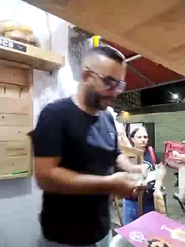 Snapshot of Daos69 chatting on 02-06-26, 12:04 Daos69 online show from 02-06-26, 12:04