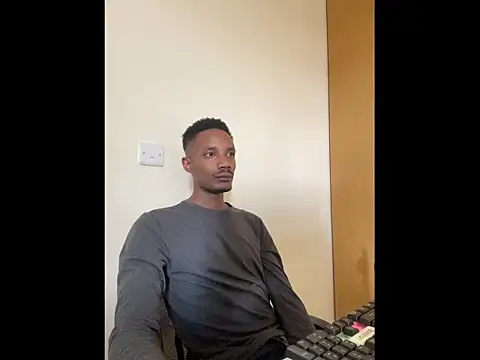 Snapshot of Dawi3 chatting on 11-28-25, 10:07 Dawi3 online show from 11-28-25, 10:07