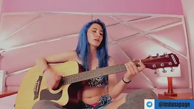 Snapshot of Lunapage chatting on 02-07-25, 08:10 Lunapage online show from 02-07-25, 08:10