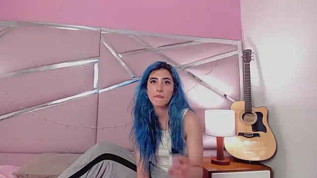 Snapshot of Lunapage chatting on 03-21-25, 10:17 Lunapage online show from 03-21-25, 10:17