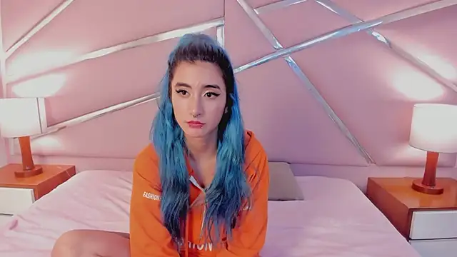 Snapshot of Lunapage chatting on 03-22-25, 04:15 Lunapage online show from 03-22-25, 04:15