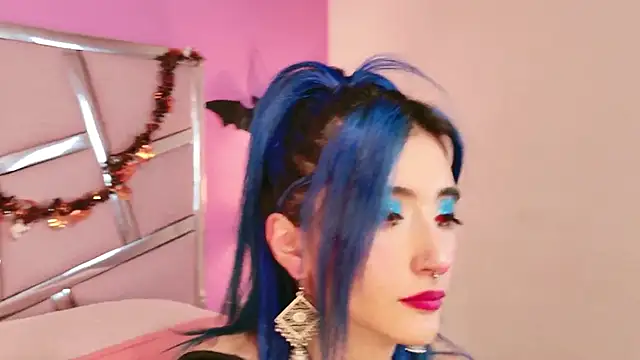 Snapshot of Lunapage chatting on 10-17-25, 08:44 Lunapage online show from 10-17-25, 08:44