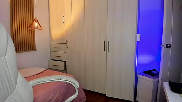 mia nevaeh online show from 12-19-25, 09:22