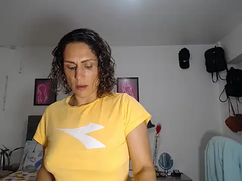 Corina hot online show from 12-02-25, 10:16