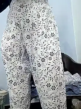 Snapshot of Noorkhatoon chatting on 09-17-25, 01:57 Noorkhatoon online show from 09-17-25, 01:57