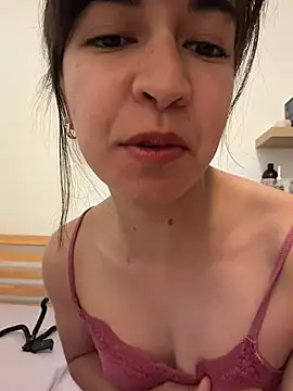BitchyBratxxx online show from 05-11-26, 01:17