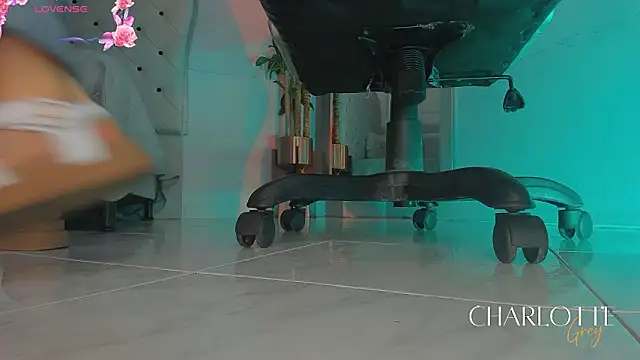 charlotte  grey online show from 02-20-26, 08:09