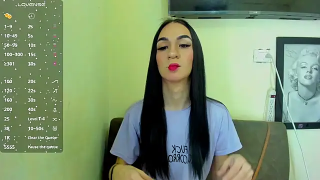 Mia thompson 19 online show from 12-25-24, 12:48