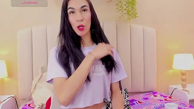 Mia thompson 19 online show from 01-31-26, 08:18