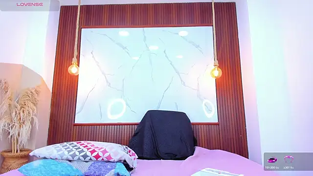 Mia thompson 19 online show from 03-22-26, 06:55