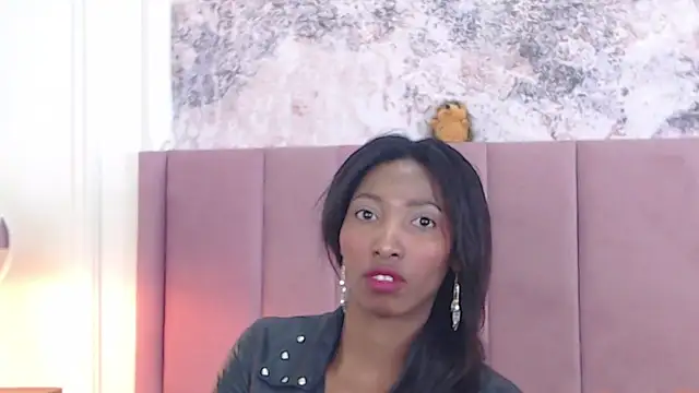 SabrinaDevill online show from 11-11-25, 01:00