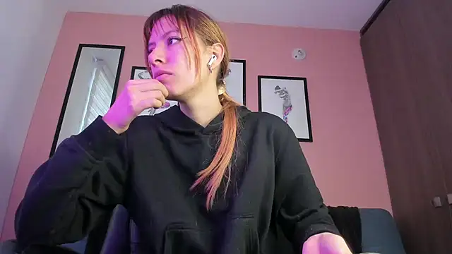 Snapshot of SensualJane2 chatting on 12-18-24, 10:24 SensualJane2 online show from 12-18-24, 10:24
