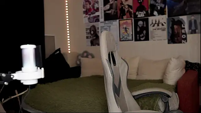 Snapshot of Traharaa chatting on 02-05-26, 04:44 Traharaa online show from 02-05-26, 04:44