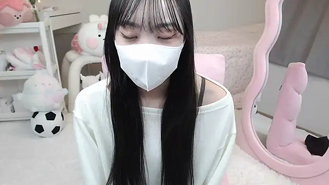 momo room online show from 12-16-24, 10:08