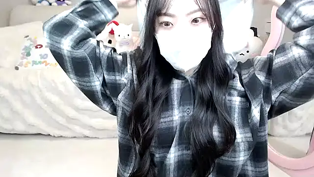 momo room online show from 10-25-25, 02:02