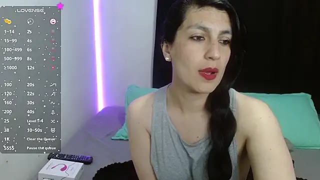 Snapshot of cristina_connor chatting on 12-18-24, 11:40 cristina connor online show from 12-18-24, 11:40