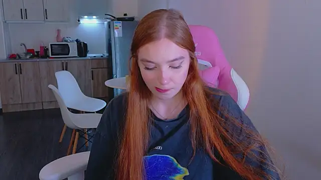 Snapshot of cinnabon_girls chatting on 04-04-26, 04:26 cinnabon girls online show from 04-04-26, 04:26