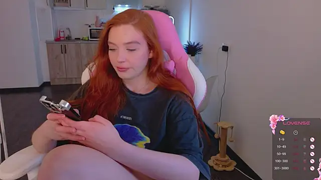 Snapshot of cinnabon_girls chatting on 04-08-26, 05:02 cinnabon girls online show from 04-08-26, 05:02