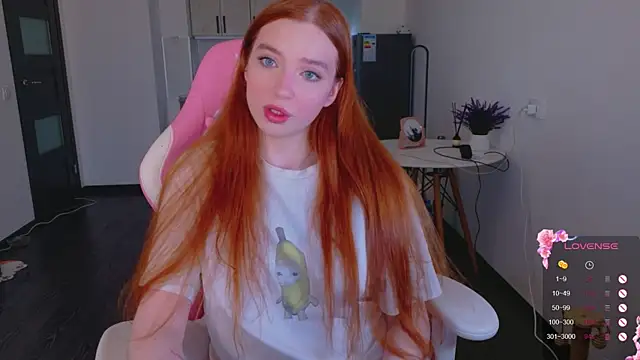 Snapshot of cinnabon_girls chatting on 04-16-26, 04:41 cinnabon girls online show from 04-16-26, 04:41