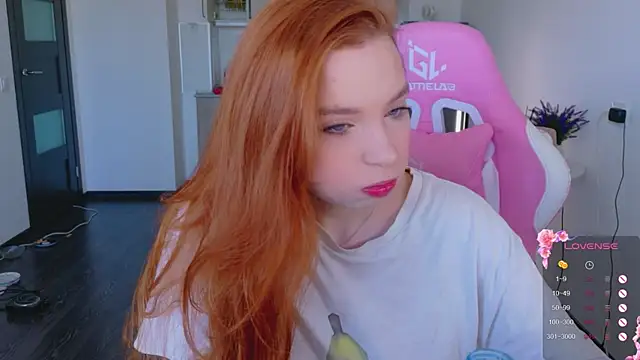 Snapshot of cinnabon_girls chatting on 04-17-26, 10:51 cinnabon girls online show from 04-17-26, 10:51