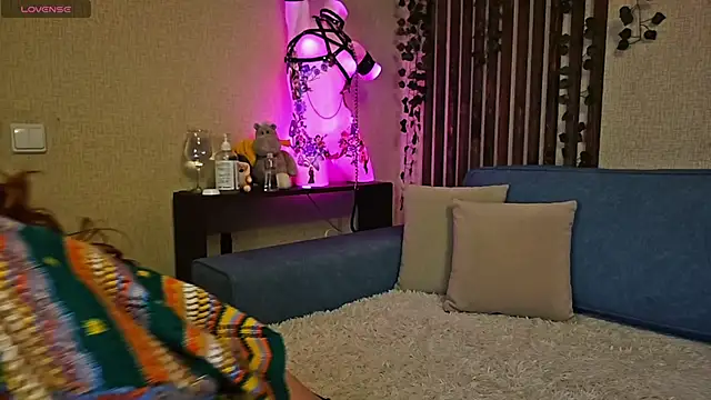  SweetFox  online show from 09-30-25, 09:20