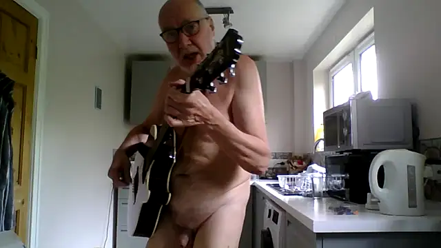 Snapshot of jimmybenido chatting on 06-04-26, 04:35 jimmybenido online show from 06-04-26, 04:35