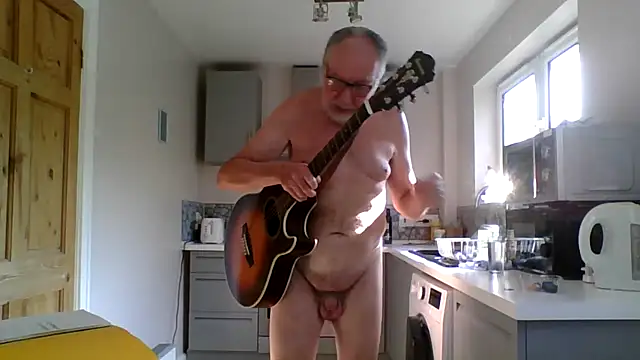 Snapshot of jimmybenido chatting on 07-17-26, 04:45 jimmybenido online show from 07-17-26, 04:45