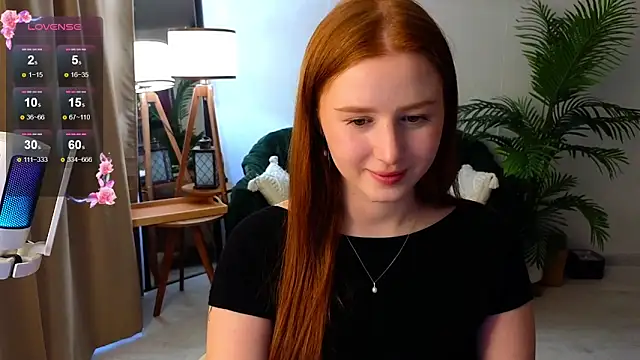 Snapshot of Meow_babe chatting on 02-18-26, 12:12 Meow babe online show from 02-18-26, 12:12