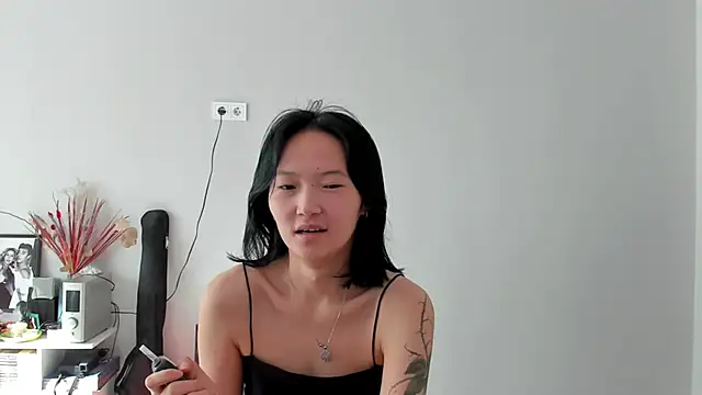 Snapshot of ailey_chao chatting on 06-07-26, 02:37 ailey chao online show from 06-07-26, 02:37