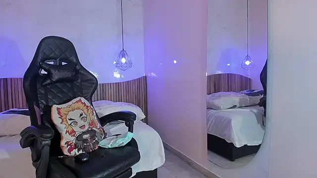 IamNayuta online show from 03-25-26, 09:32