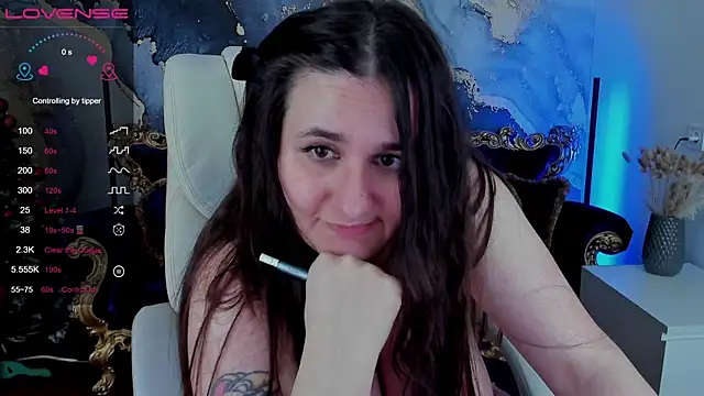 JuicyBeRrys online show from 12-29-24, 01:38