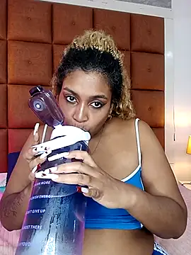 ELLA KELLY online show from 03-12-26, 12:00