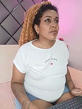 Snapshot of ELLA_KELLY chatting on 06-27-26, 11:48 ELLA KELLY online show from 06-27-26, 11:48