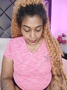Snapshot of ELLA_KELLY chatting on 07-16-26, 11:49 ELLA KELLY online show from 07-16-26, 11:49