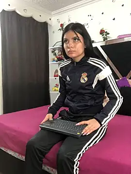Snapshot of 1lovelygirls chatting on 10-17-25, 12:08 1lovelygirls online show from 10-17-25, 12:08