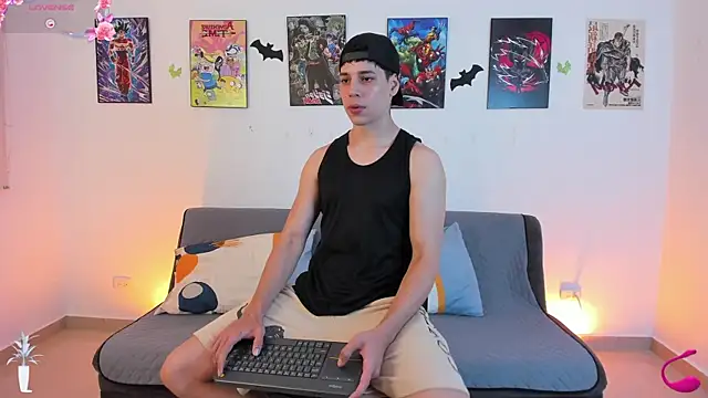 jonathanjoestar  online show from 11-09-25, 11:47