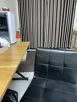 Louis Baby online show from 12-31-24, 05:40