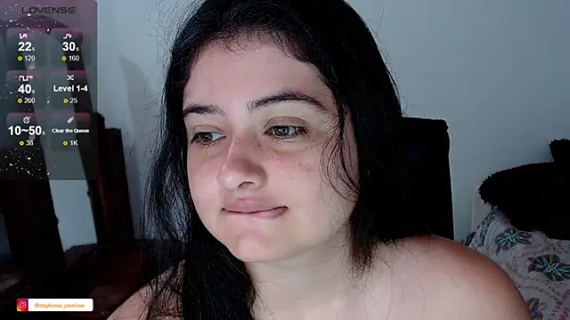 Stephania 18 online show from 12-18-25, 02:56