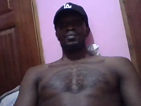 Snapshot of Tonedom chatting on 10-13-25, 08:53 Tonedom online show from 10-13-25, 08:53