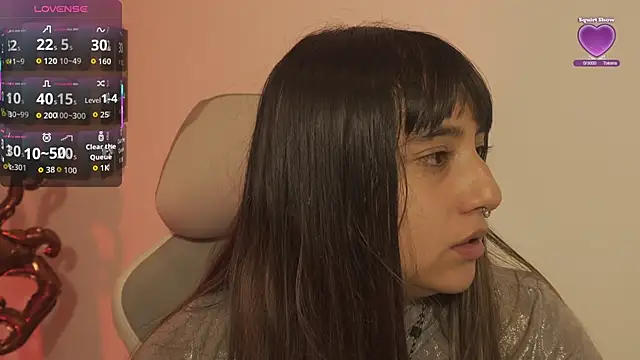 Snapshot of emitaa17228o chatting on 10-17-25, 08:22 emitaa17228o online show from 10-17-25, 08:22