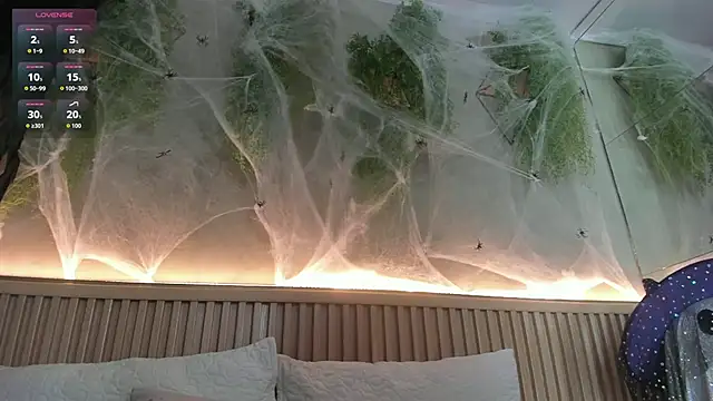 Lana Lann online show from 10-27-25, 12:20