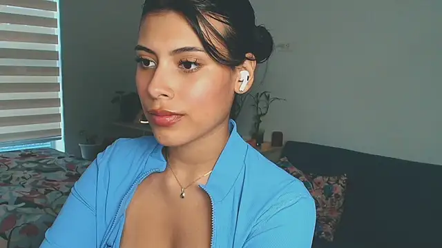 Snapshot of oxiris_1 chatting on 05-03-26, 10:05 oxiris 1 online show from 05-03-26, 10:05