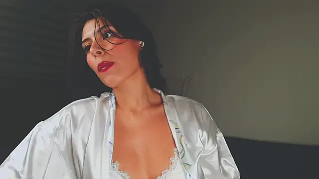 Snapshot of oxiris_1 chatting on 07-12-26, 02:46 oxiris 1 online show from 07-12-26, 02:46