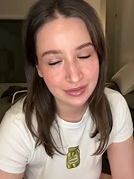 nerdynina online show from 02-07-26, 12:36